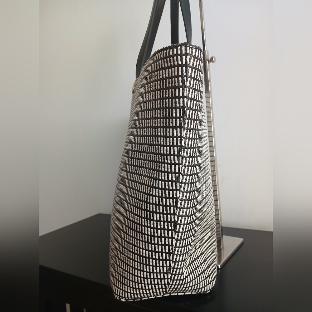 Calvin Klein Raffia Cut Out Hardware Tote - Picture 5 of 15